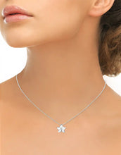 Laden Sie das Bild in den Galerie-Viewer, White Stephanotis Flower Silver Adjustable Necklace