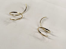 Load image into Gallery viewer, Gold Wire Weave Climber Earring