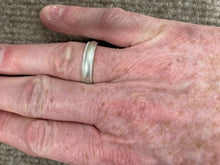 Load image into Gallery viewer, Silver Men&#39; Brushed Finish Wedding Ring