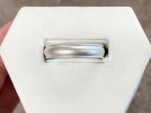 Load image into Gallery viewer, Silver Men&#39; Brushed Finish Wedding Ring