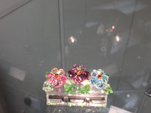 Load image into Gallery viewer, Pansies Cyrstal Figurine