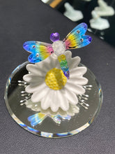 Load image into Gallery viewer, Dragon Fly And Daisy Glass Figurine
