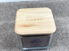 Load image into Gallery viewer, Soothing Oak &amp; Patchouli Yankee Candle
