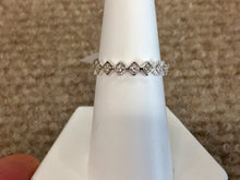Cargar imagen en el visor de la galería, White Gold Diamond Liana Ring
