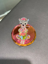 Load image into Gallery viewer, Chillin Otter Crystal Figurine