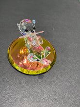 Load image into Gallery viewer, Chillin Otter Crystal Figurine
