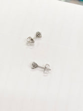 Load image into Gallery viewer, Diamond Stud Earrings 0.75 Carats