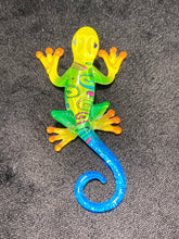 Load image into Gallery viewer, Gecko Hawaii Glass Figurine