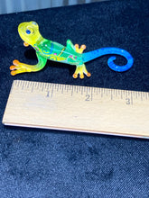 Load image into Gallery viewer, Gecko Hawaii Glass Figurine
