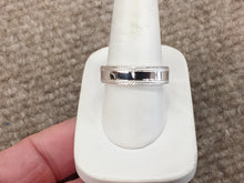 Load image into Gallery viewer, Silver Men&#39;s Wedding Ring
