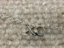 Cargar imagen en el visor de la galería, Silver Hugs And Kiss Diamond Necklace