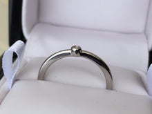 Laden Sie das Bild in den Galerie-Viewer, Silver Diamond Stackable Ring