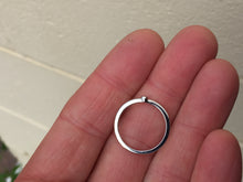 Laden Sie das Bild in den Galerie-Viewer, Silver Diamond Stackable Ring