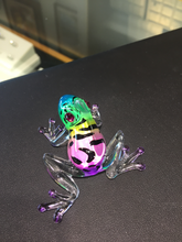 Load image into Gallery viewer, Frog Glass Figurine