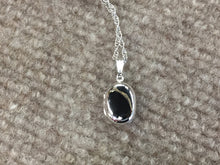 Cargar imagen en el visor de la galería, Silver Locket Oval With 18 Inch Rope Chain Engravable
